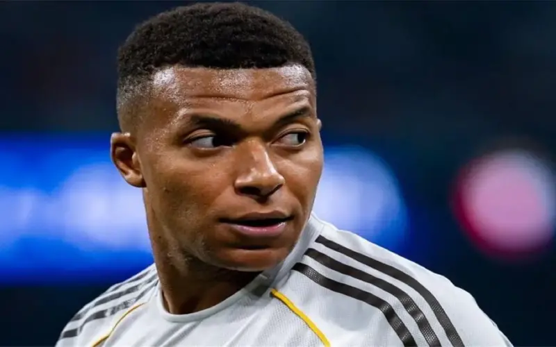 آس: كيليان مبابي أخفق في كسب حب جمهور ريال مدريد